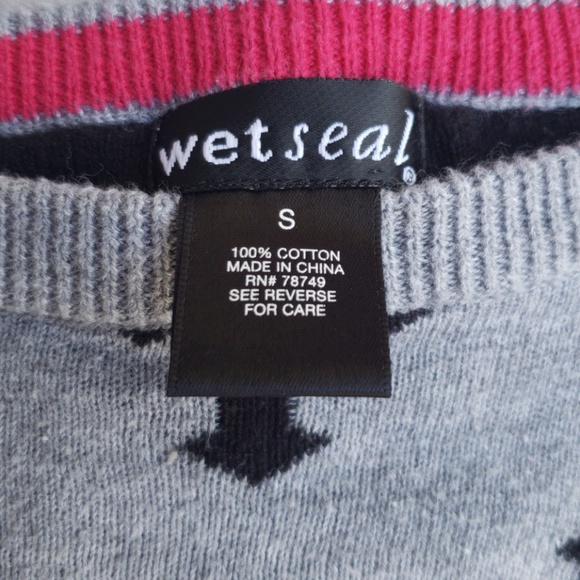 Wet seal sweater - Picture 2 of 4